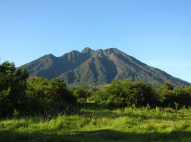 Volcano Sabyinyo 2