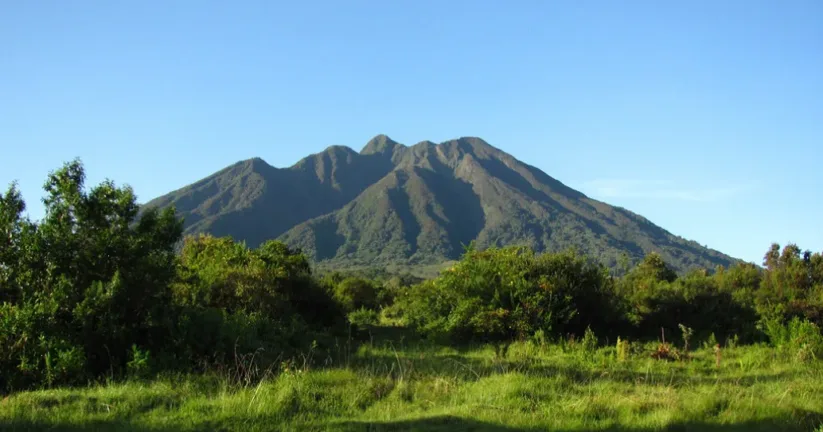 Volcano Sabyinyo 2